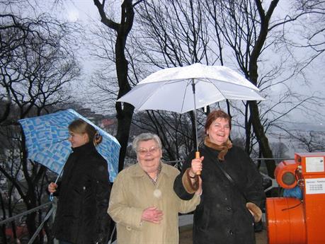 Vergngt im Regen, Hamburg 04